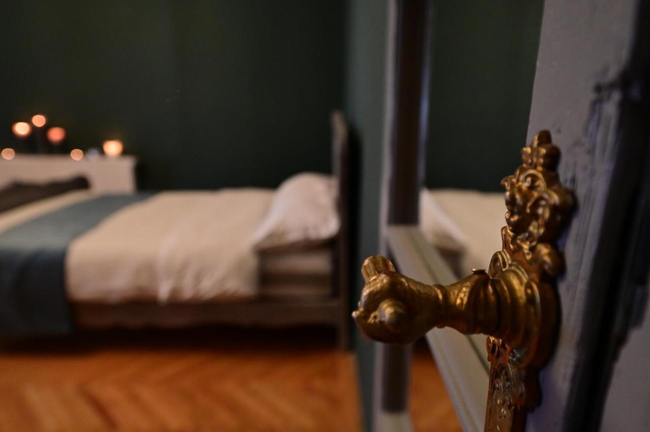 Lovely 2 Bedroom Apartment In Historic City Center Sibiu Ngoại thất bức ảnh