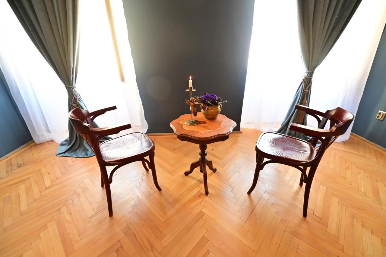 Lovely 2 Bedroom Apartment In Historic City Center Sibiu Ngoại thất bức ảnh
