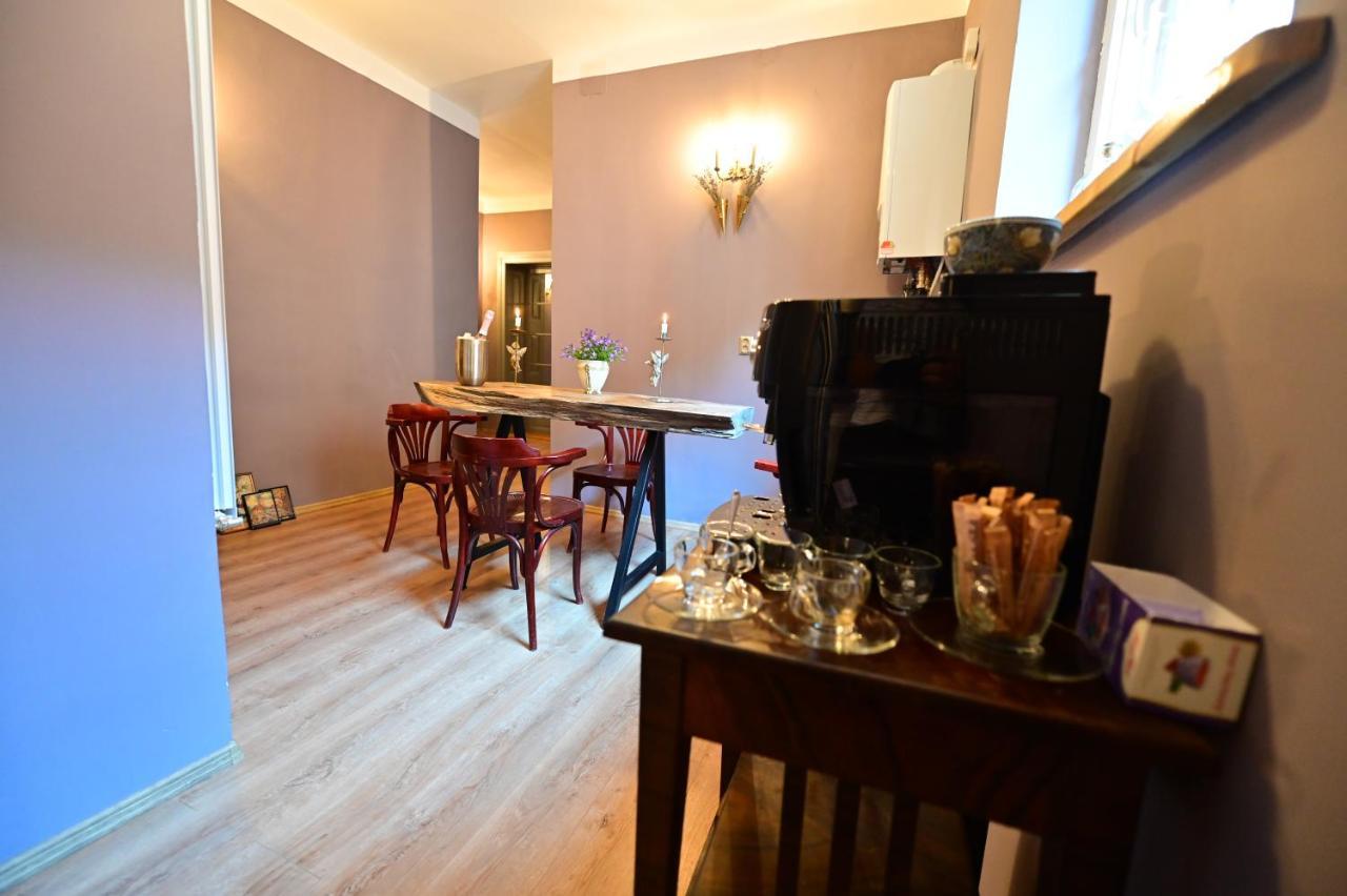 Lovely 2 Bedroom Apartment In Historic City Center Sibiu Ngoại thất bức ảnh