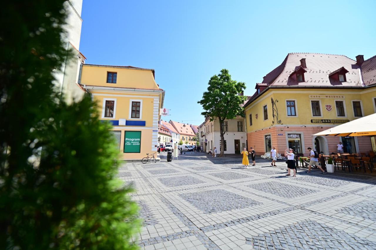 Lovely 2 Bedroom Apartment In Historic City Center Sibiu Ngoại thất bức ảnh