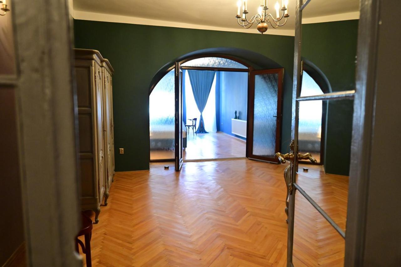 Lovely 2 Bedroom Apartment In Historic City Center Sibiu Ngoại thất bức ảnh