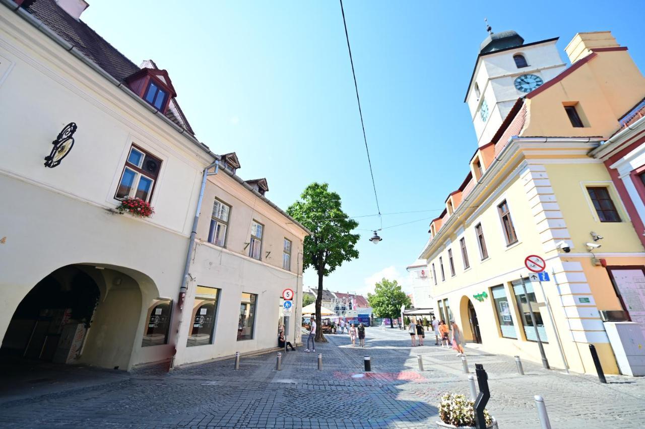 Lovely 2 Bedroom Apartment In Historic City Center Sibiu Ngoại thất bức ảnh